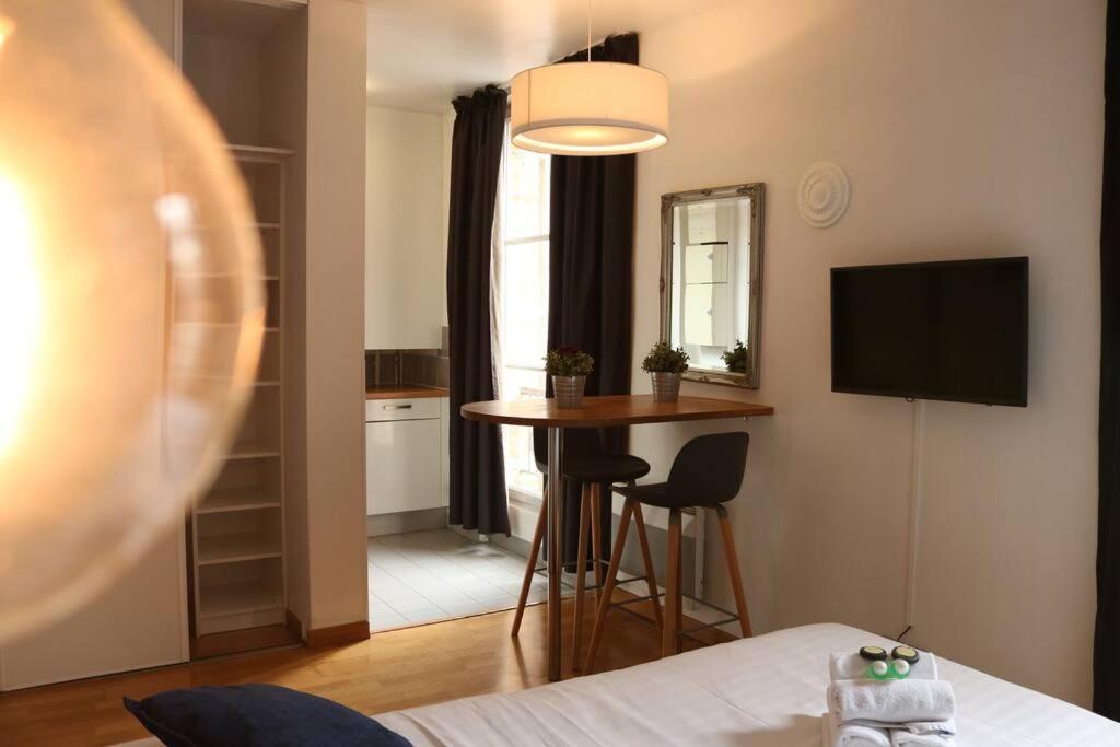 405 - Sejour Romantique Dans Un Studio De Paris 5 - Flat-Guest Exterior foto